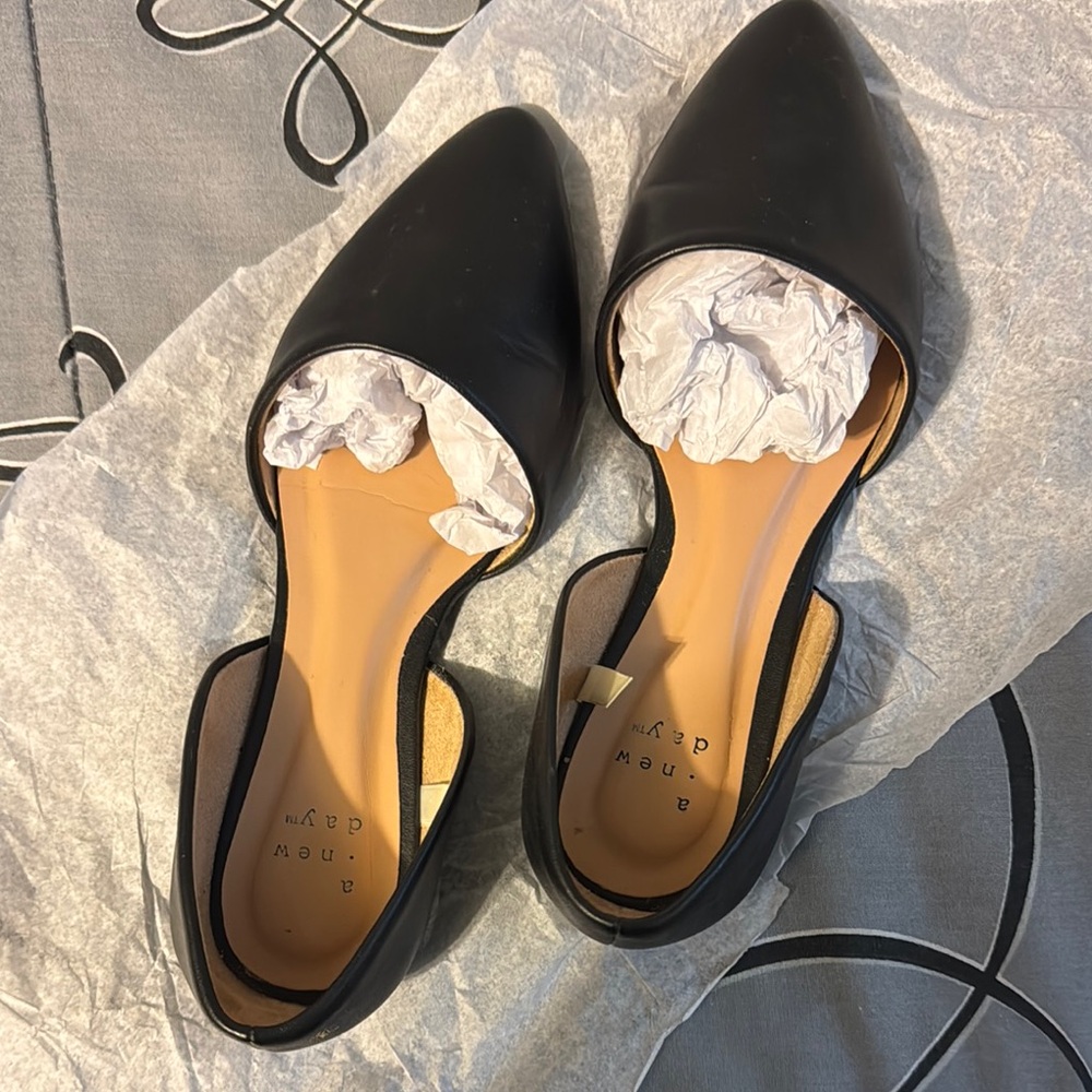 Black Women's Flats